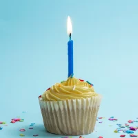 Vela Caramelo Brillante para Cumpleaños