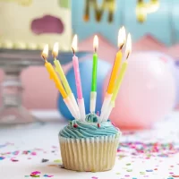 Velas de Colores con Base para Fiesta